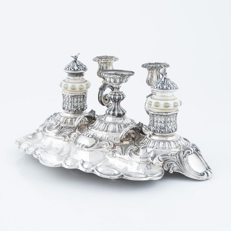 Gustaf Theodor Folcker, skrivbordsställ/ bläckställ, silver och glas, nyrokoko, Stockholm 1867.