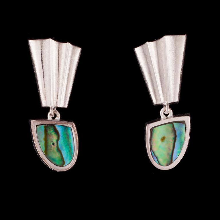 ÖRHÄNGEN, Nautilus, sterlingsilver, pärlemor, Zoltan Popovits Lapponia.