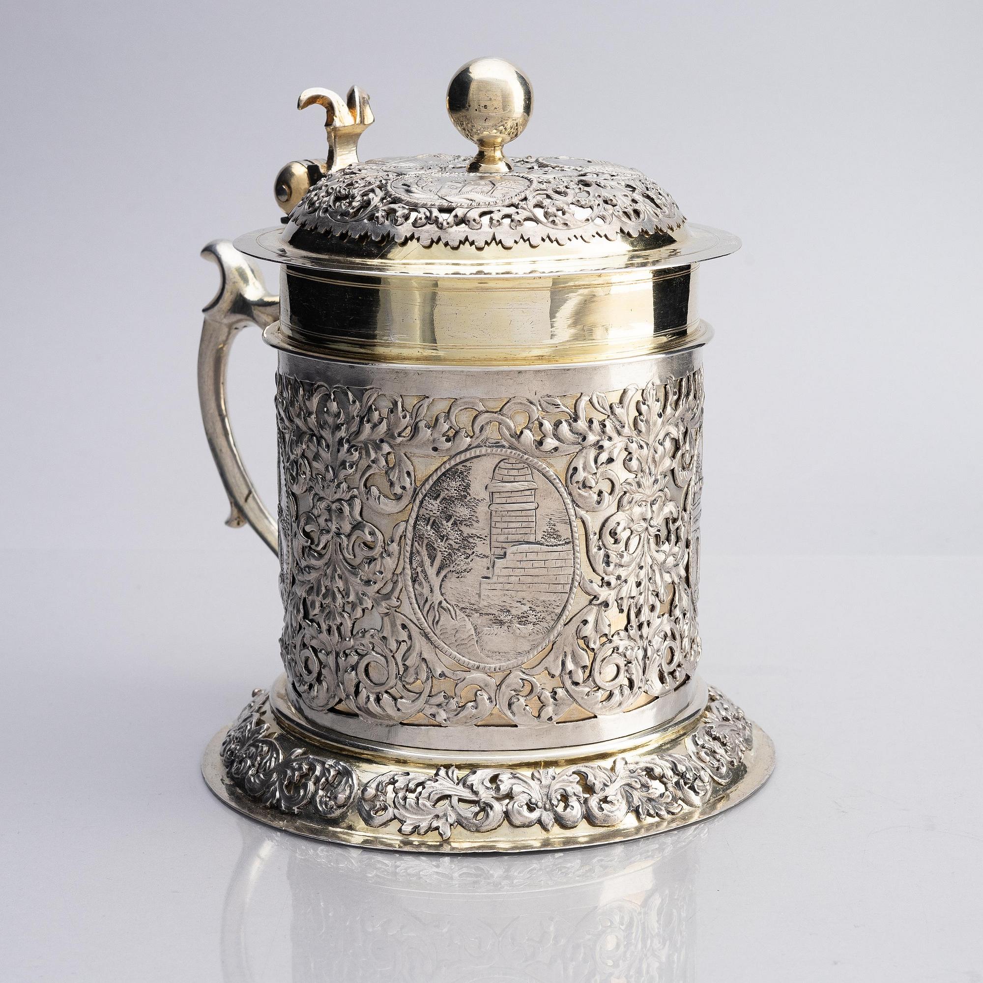 An Augsburg parcel-gilt silver tankard, mark of Daniel Schwestermüller, Augsburg 1685-87.