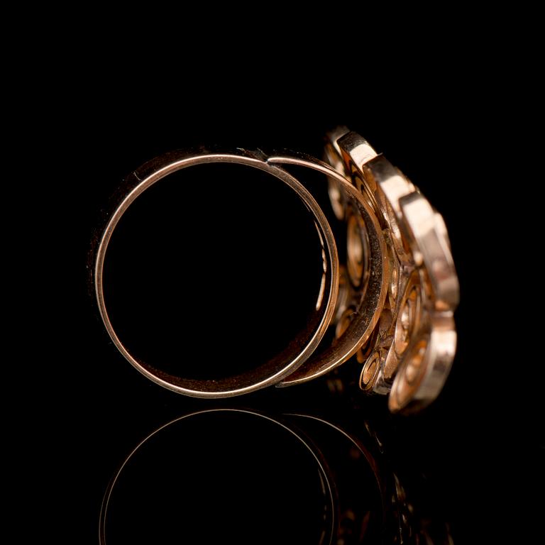 A LIISA VITALI RING, 14K gold. Helsinki Finland 1970.