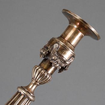 LJUSSTAKAR, ett par, silver, oidentifierade stämplar, 1900-talets andra hälft. Vikt 882 g.