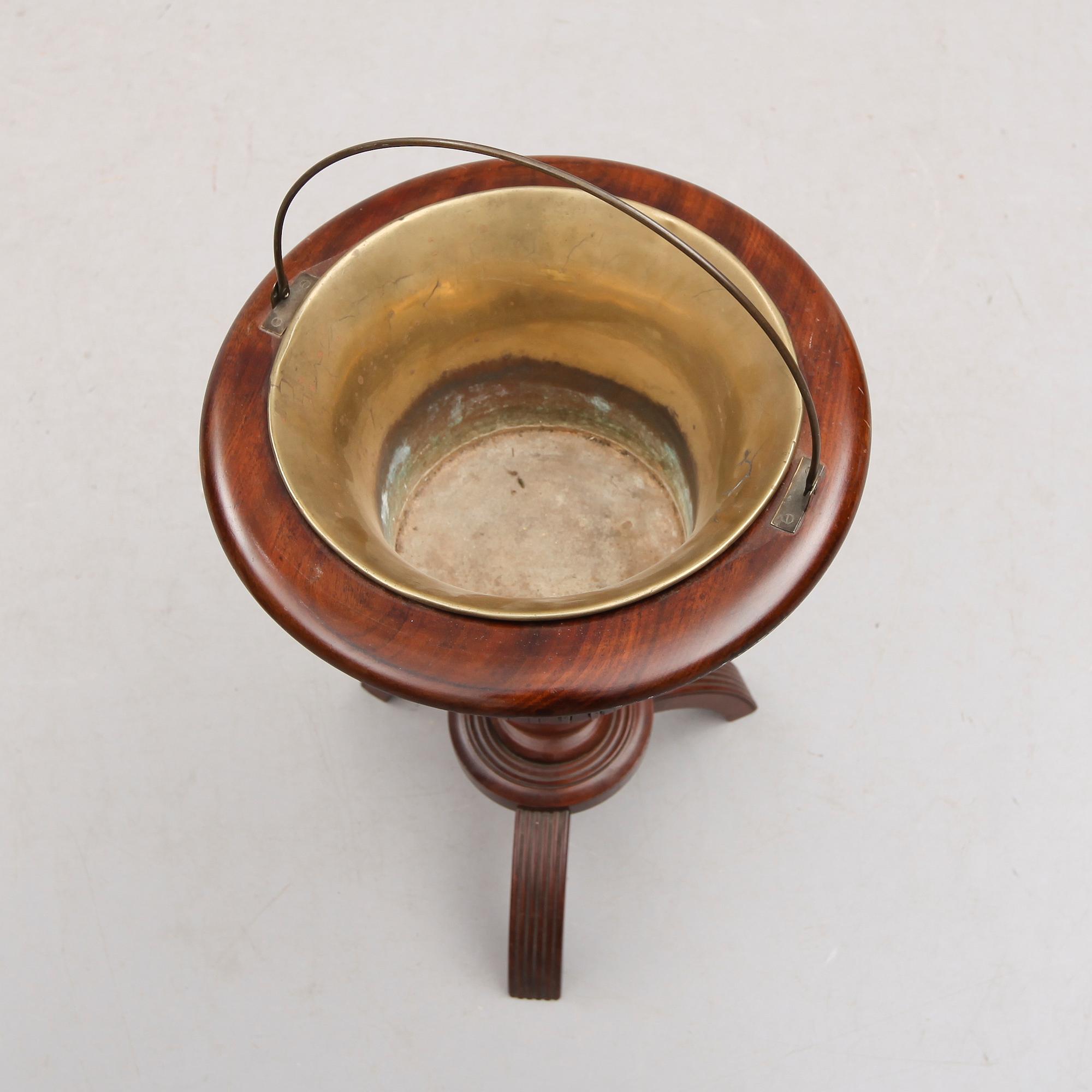 CHAMPAGNEKYLARE, golvmodell, 1800-tal.