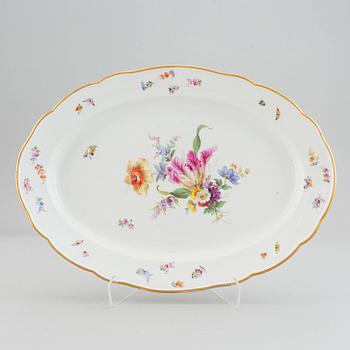 A large enamelled serving dish, Meissen, 19th century.