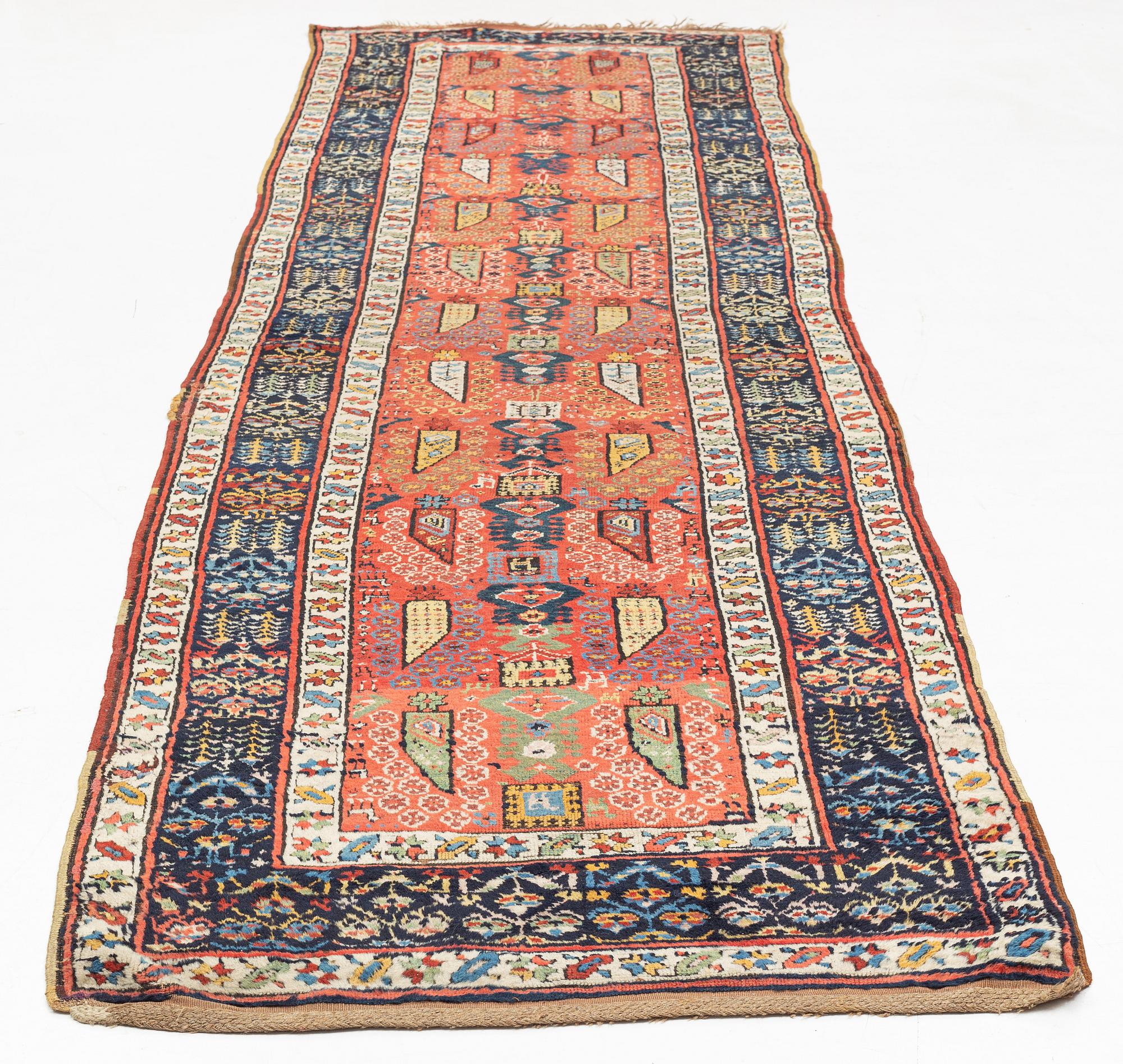 Gallerimatta, Anatol, ca 387 x 105 cm.