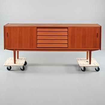 SIDEBOARD, "Trio", Nils Jonsson, Troeds, 1900-talets andra hälft.