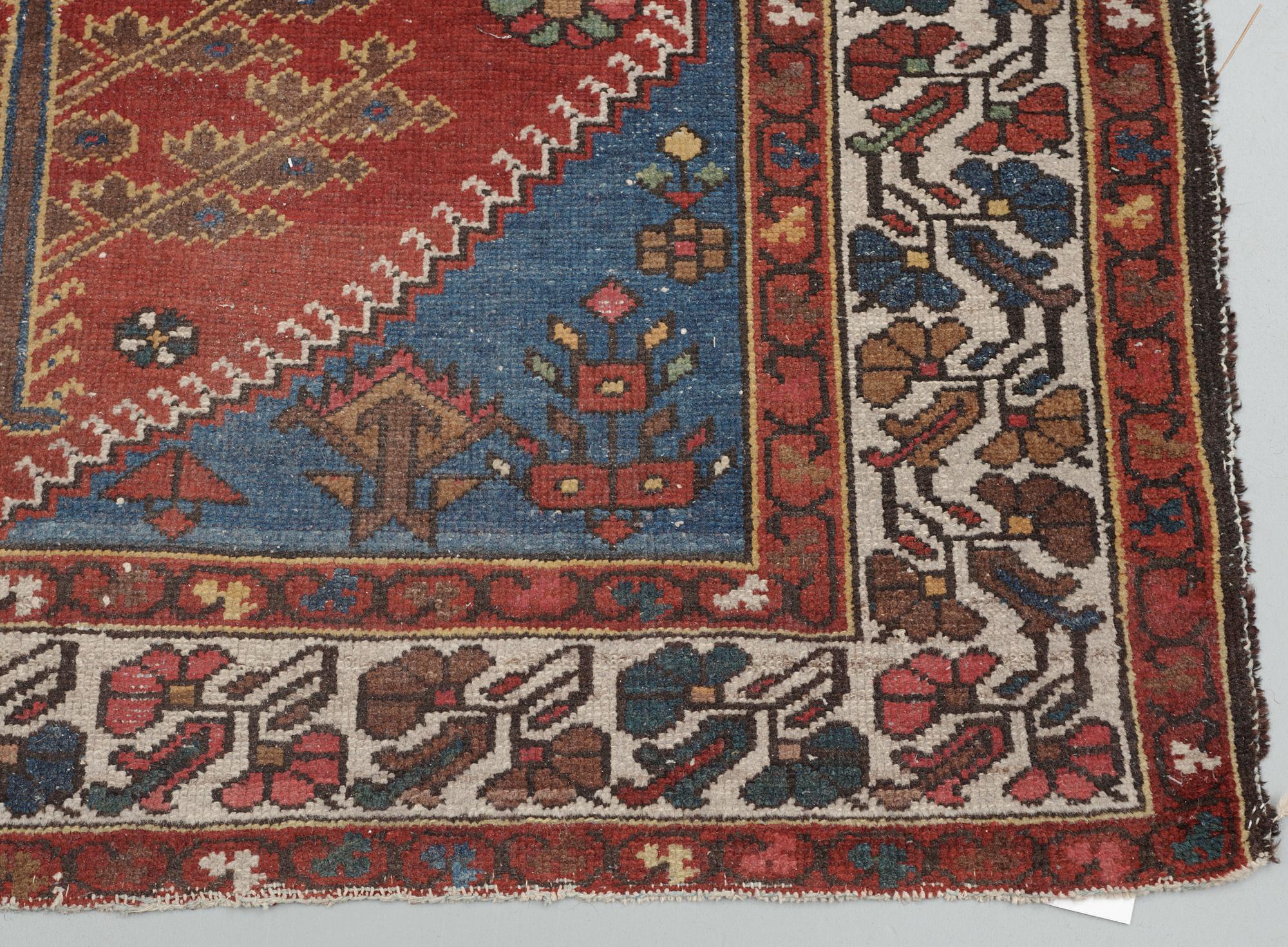 MATTA. Persisk. Ca. 140x207.