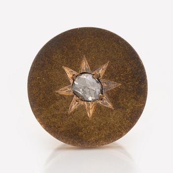 18K gold and rose cut diamond button.