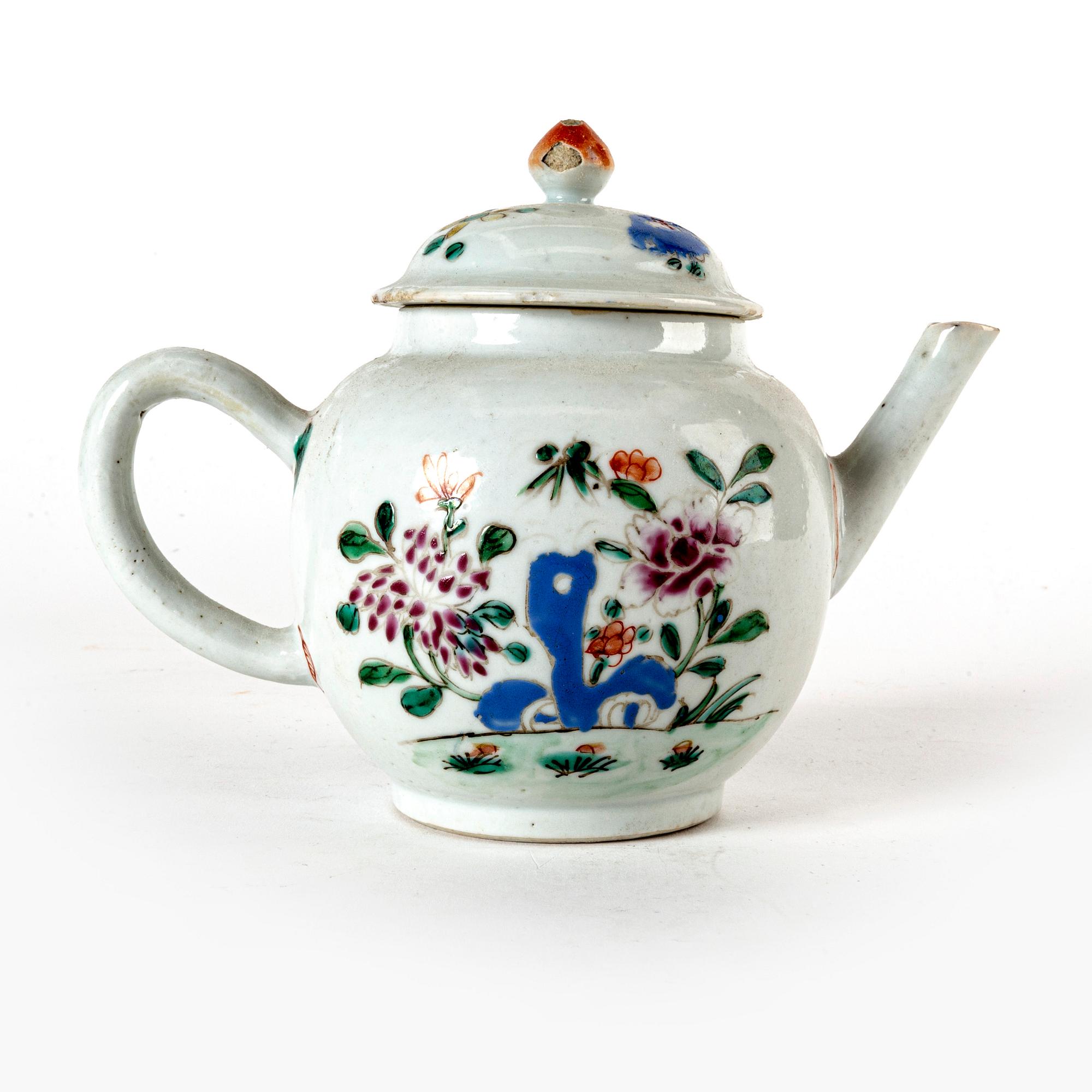A Chinese 18th century porcelain tea pot.