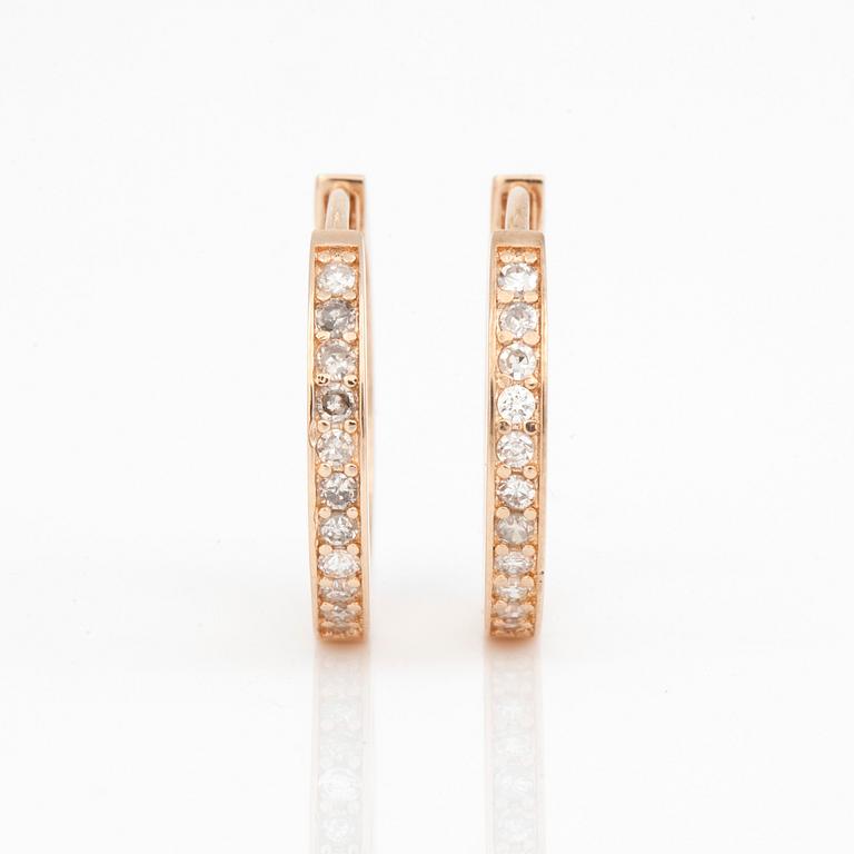 ÖRHÄNGEN, ett par, med diamanter totalt ca 0.25 ct.
