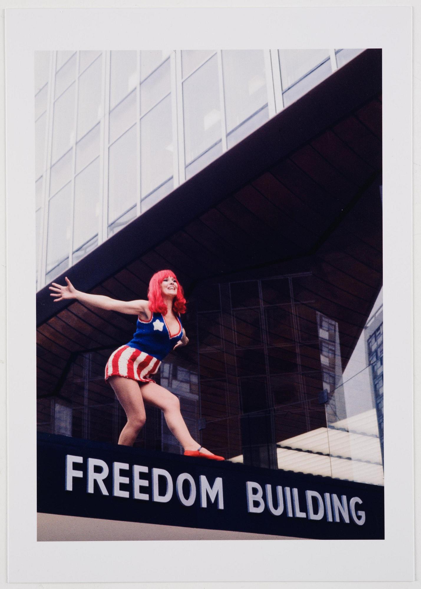 William Klein, ”Mister Freedom koffert - full set edition”, 2020.