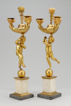 171. KANDELABRAR, för fyra ljus, ett par. Empire/empirestil.