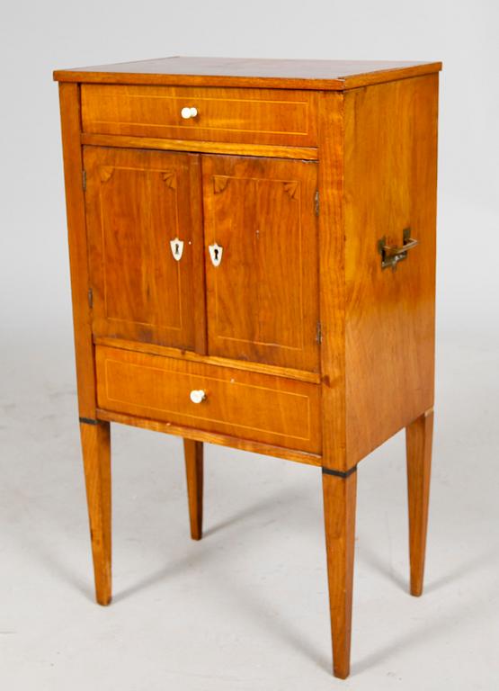 POTTSKÅP, gustaviansk stil, 1800-tal.