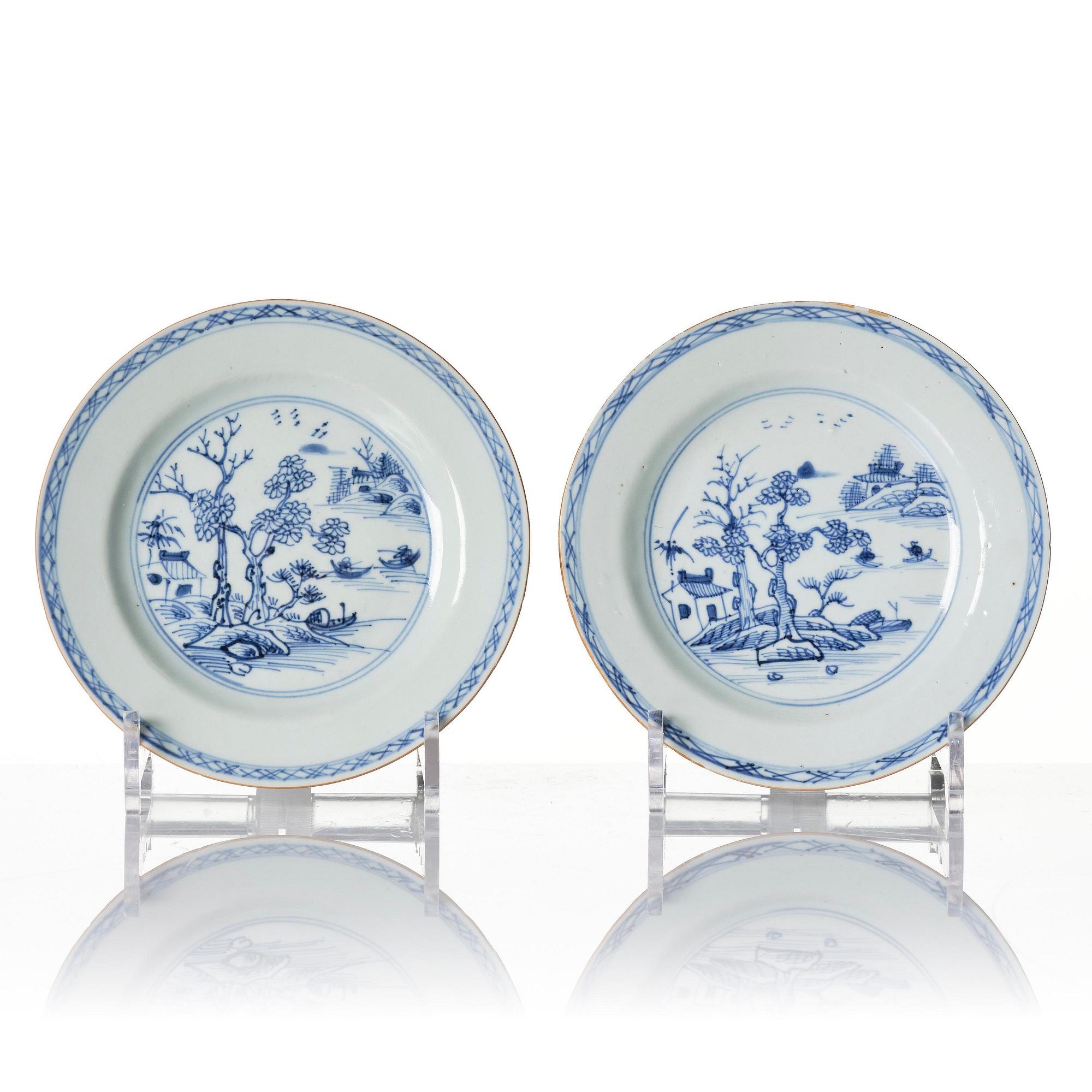 A set of twelve Chinese export porcelain dessert dishes, Qing dynasty, Qianlong and Jiaqing, 18/19th century.