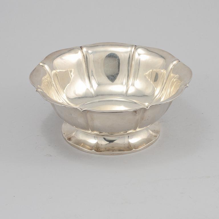 SKÅL, silver, svenska importstämplar, 1931. Vikt 535 g.