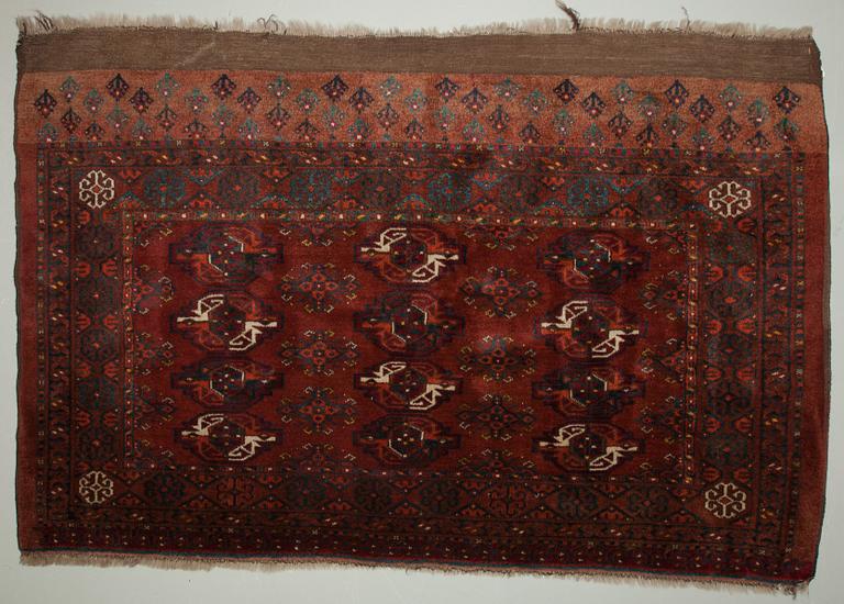 MATTO, Turkmen Chuval, semiantiikki. Noin 110x166 cm.