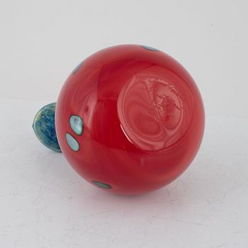 An Oiva Toikka sculpture in glass. Signed  Oiva Toikka Nuutajärvi Notsjö.