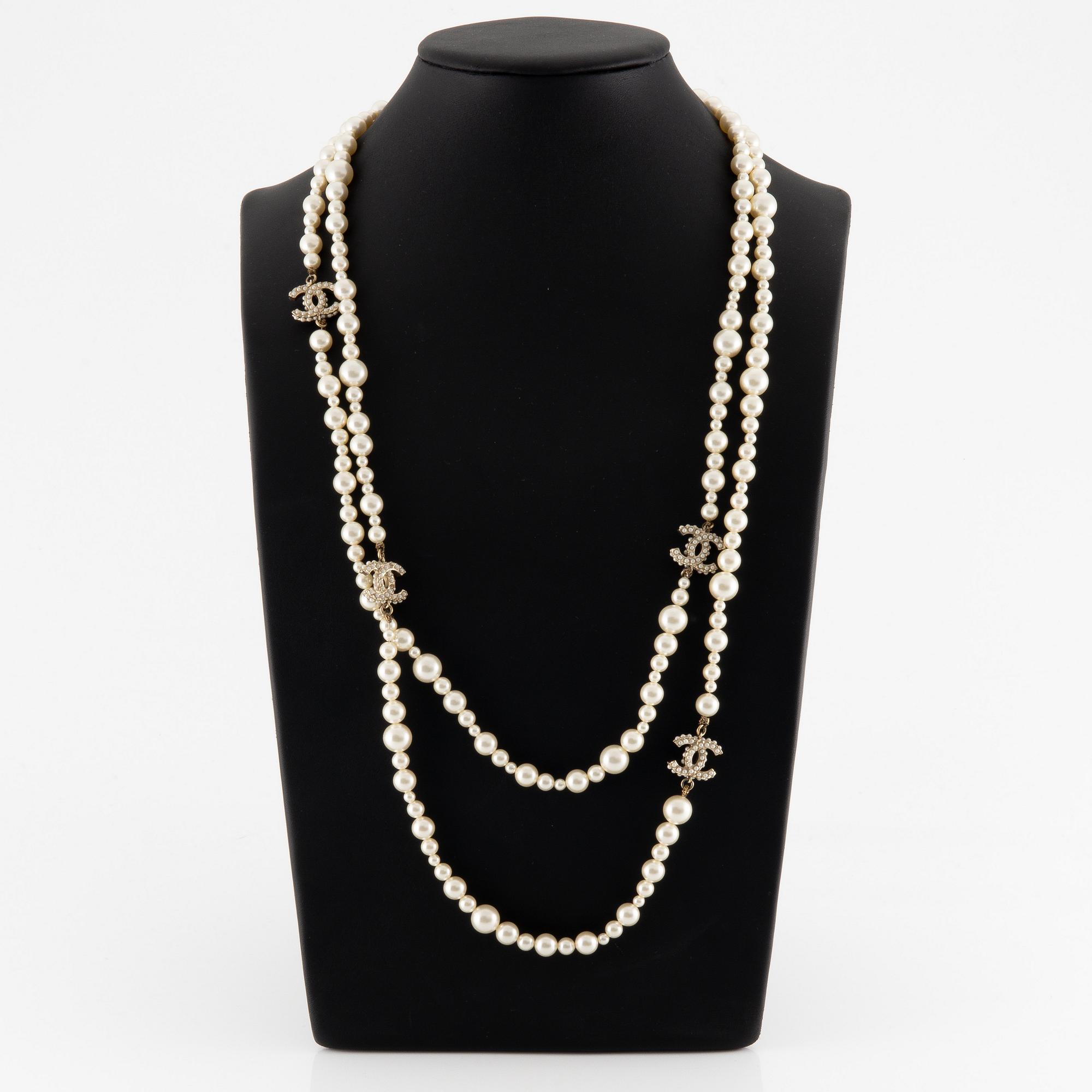 Chanel, pearl necklace, 2012.