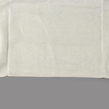 Augusta Skårman, duk, linnedamast, ca 244,5 x 155,5 cm, Gotland.