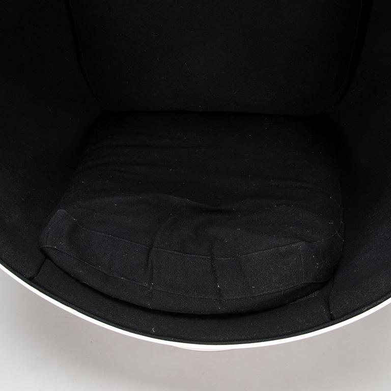 Eero Aarnio, a late 1980s 'Ball Chair', Adelta.