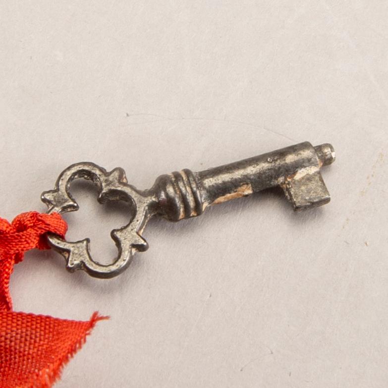 A 19th century probably German silver sugar bowl, weight 378 gr.