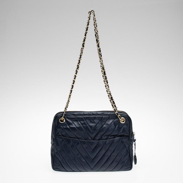 LAUKKU, Chanel.