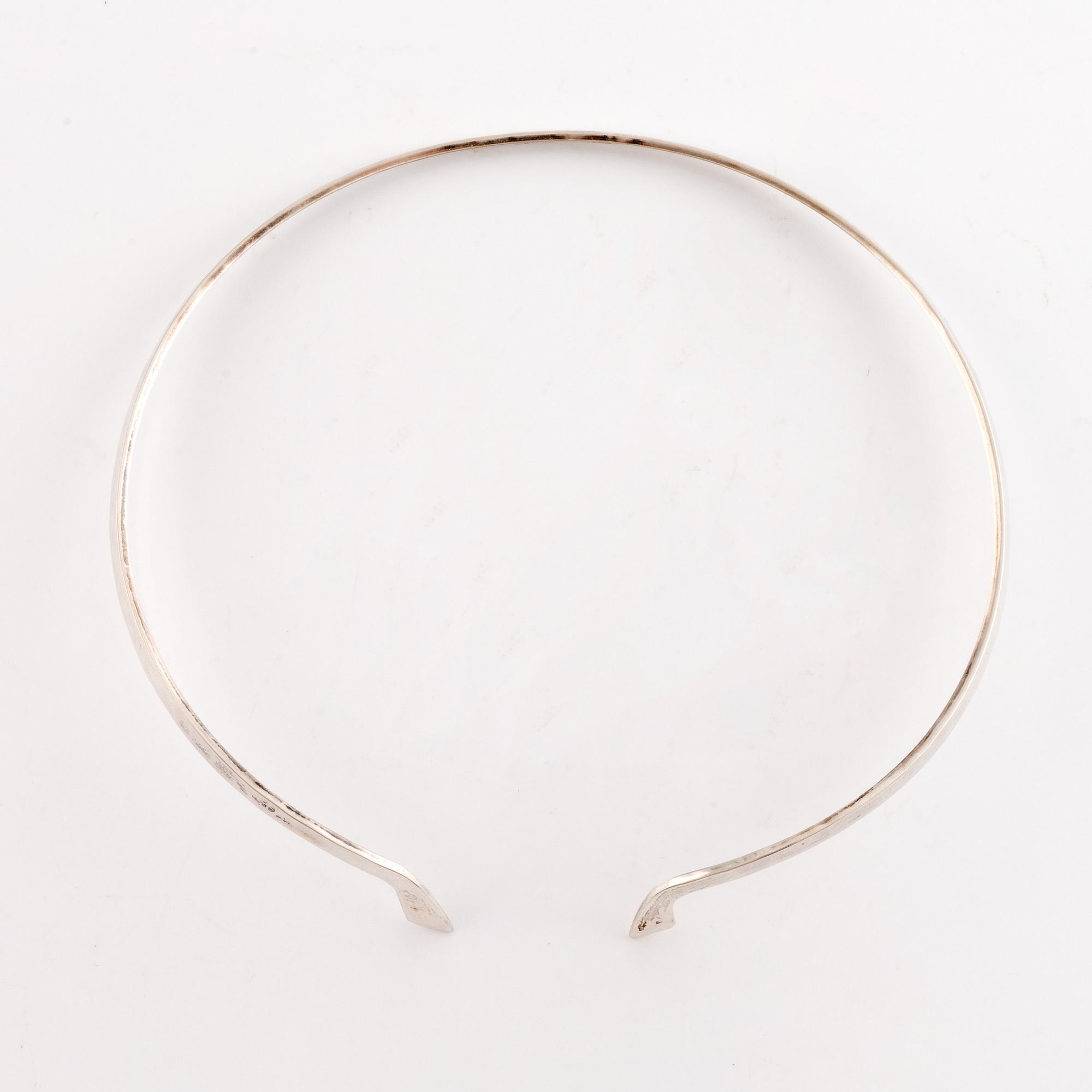 Isaac Cohen, silver necklace.