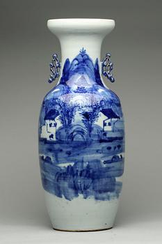 GOLVURNA, porslin, sen Qing, Kina.