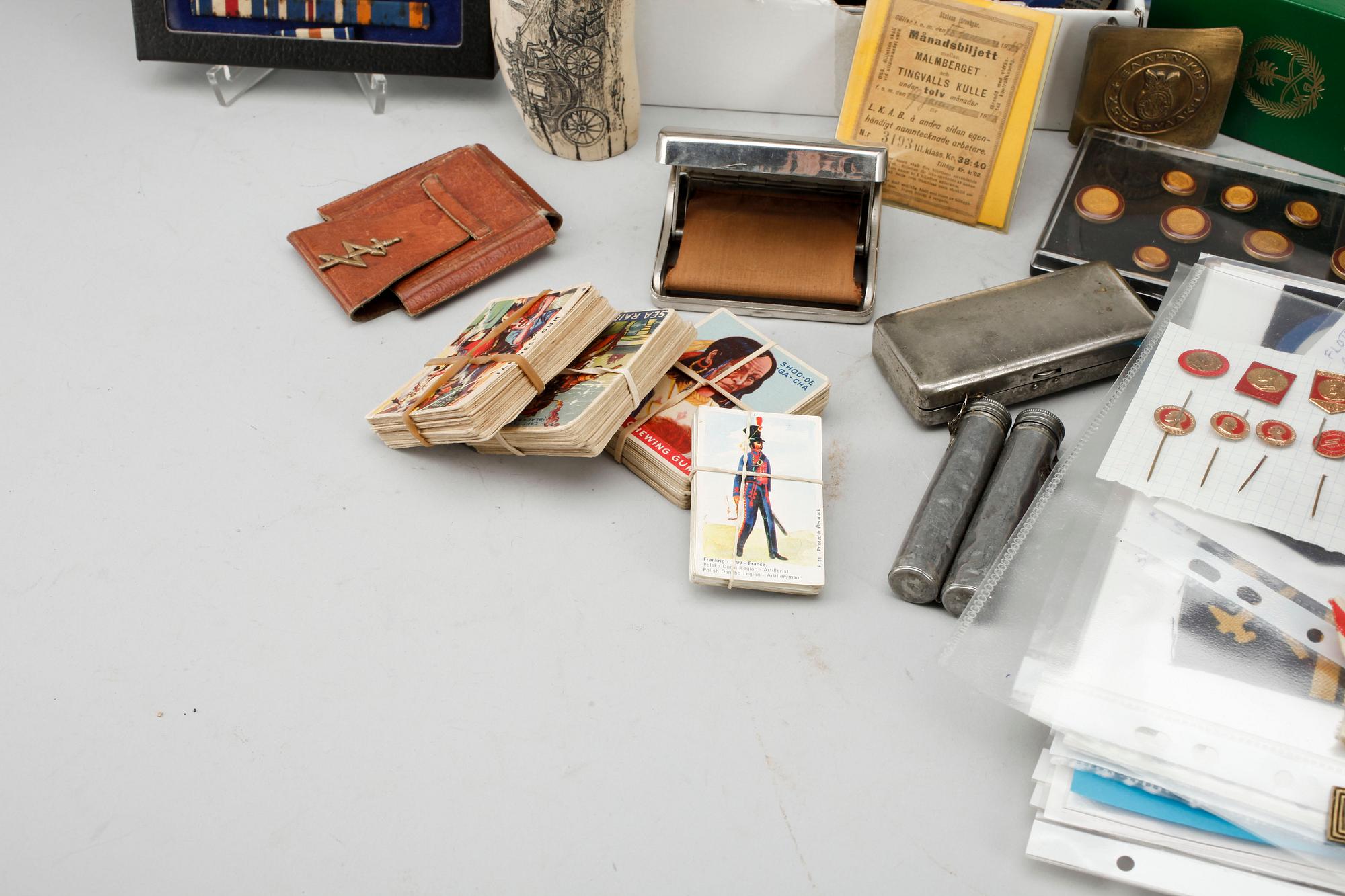 PARTI MILITARIA, ca 150 delar, 1900-tal.