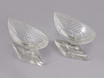 SALTKAR, ett par, glas, empir, 1800-talets första hälft.