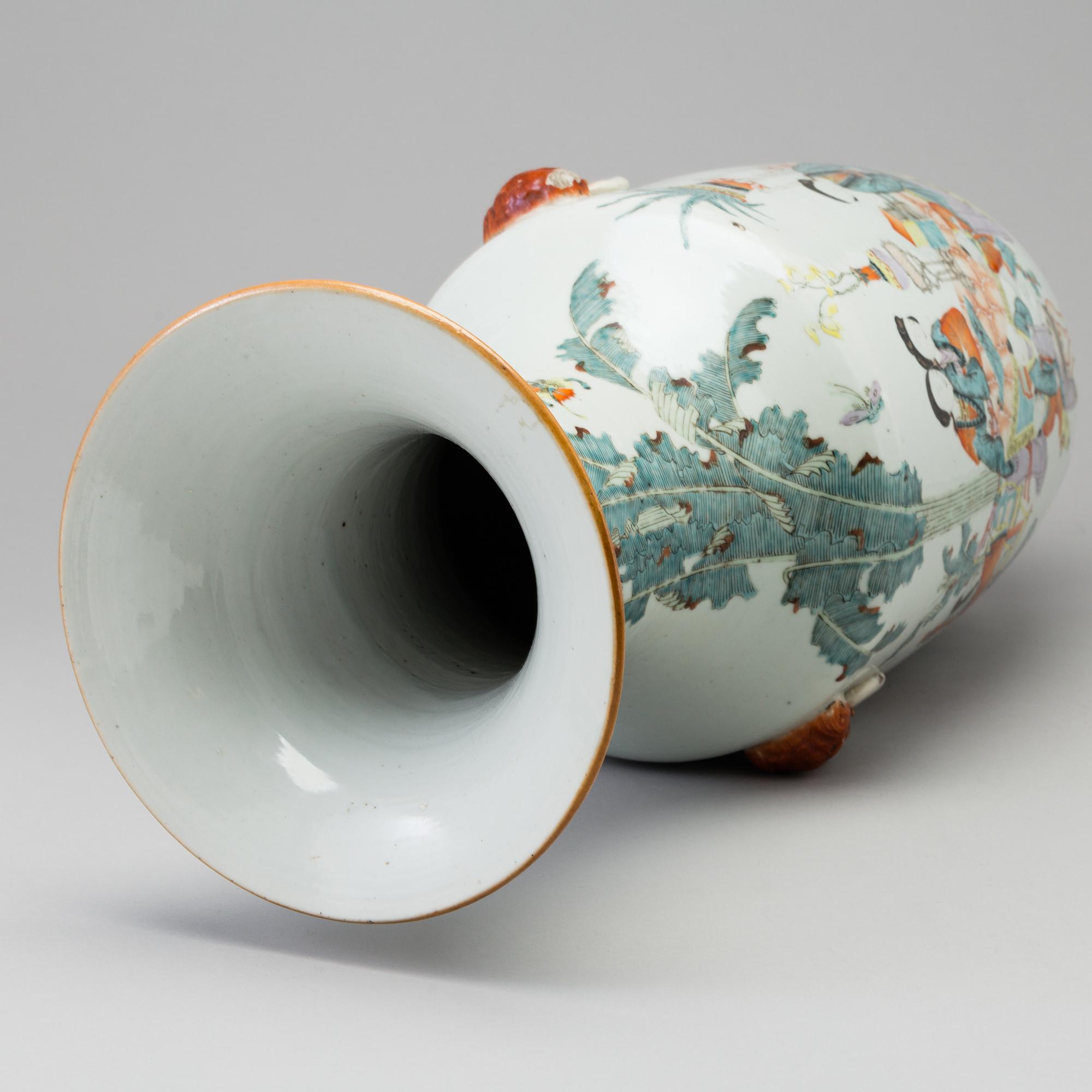 A large Chinese famille rose vase, early 20th century.