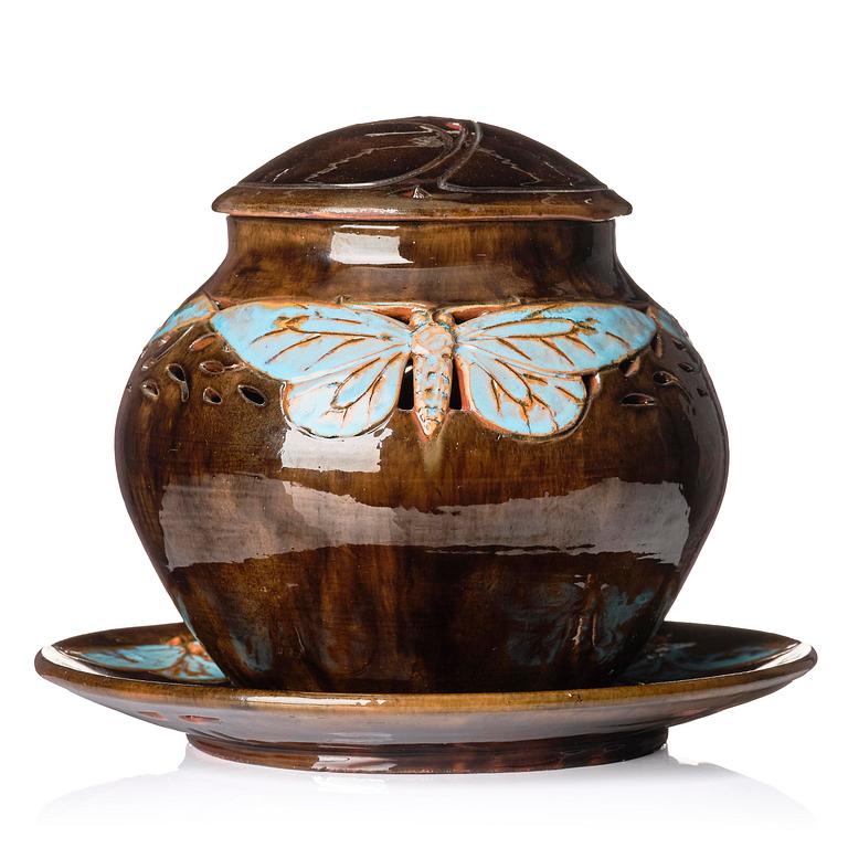 Hilma Persson-Hjelm, a glazed earthenware art nouveau lidded tureen with a plate, executed i her studio, Arvika 1919. No 8812,  plate 1699.