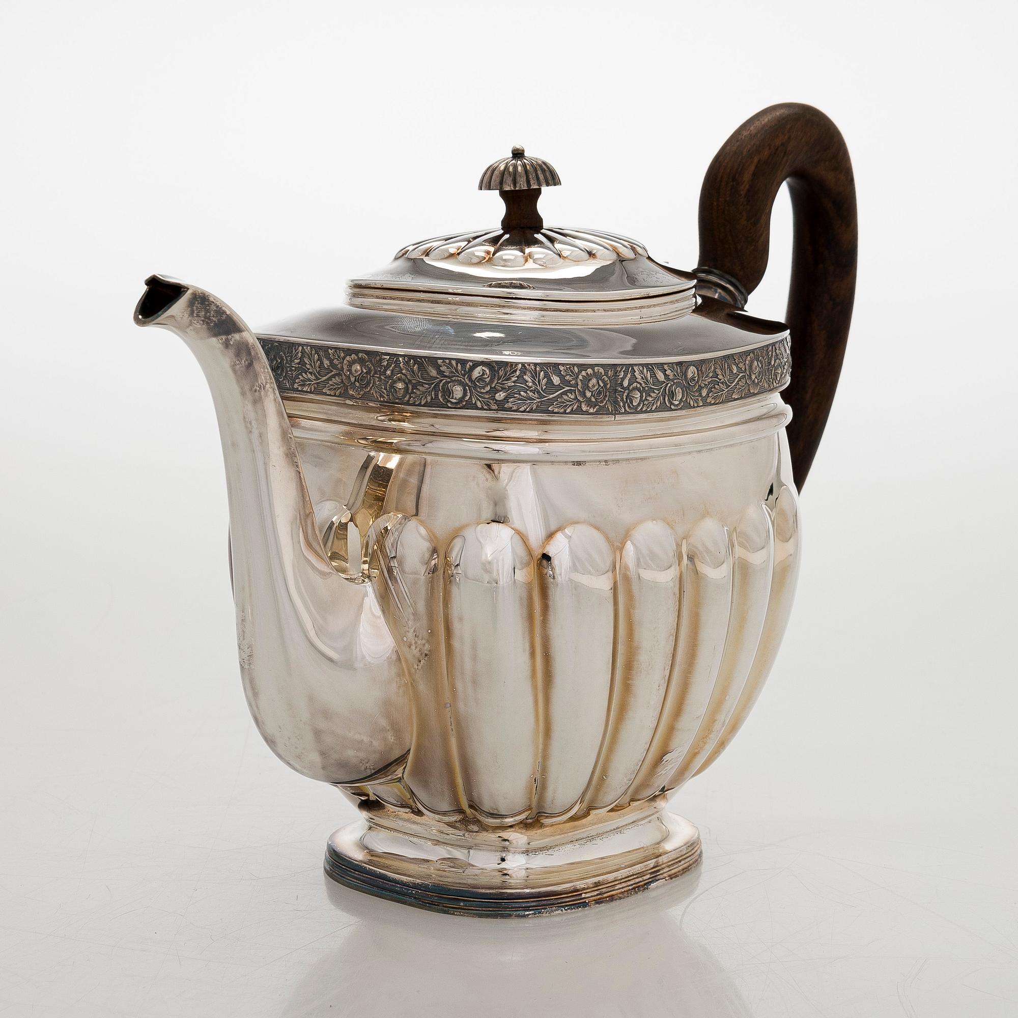 Coffee service, three parts, silver, Kultakeskus Oy, Hämeenlinna 1968-1980.