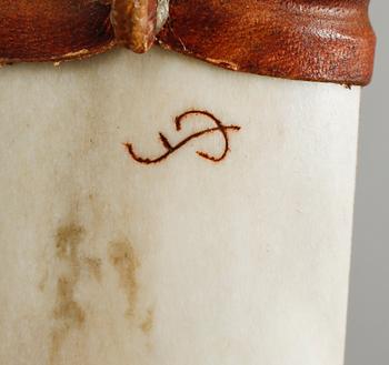 SAMEKNIVAR, 2 st, en monogramsignerad SL eller LS ochdaterad -81, 1900-tal.