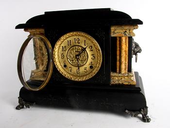 BORDSPENDYL, senbarockstil, USA, omkr 1900.