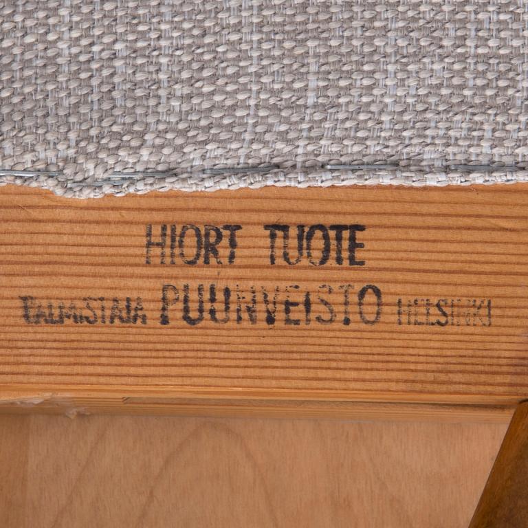 CARL GUSTAF HIORT AF ORNÄS, ARMCHAIR. Stamped Hiort Tuote Valmistaja Puunveistos Helsinki, 1950s.