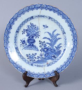 TALLRIKAR, porslin, 19 st, Kina samt Japan, 17/1800-tal.