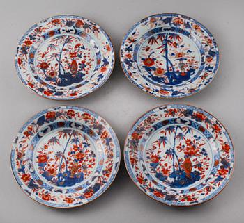 TALLRIKAR, 4 st, porslin, Kina, 1700-talets första hälft.
