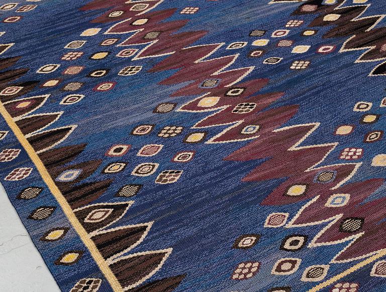 Barbro Nilsson, matto, "Snäckorna", flat weave, ca 312-313,5 x 200-204,5 cm, signed AB MMF BN.