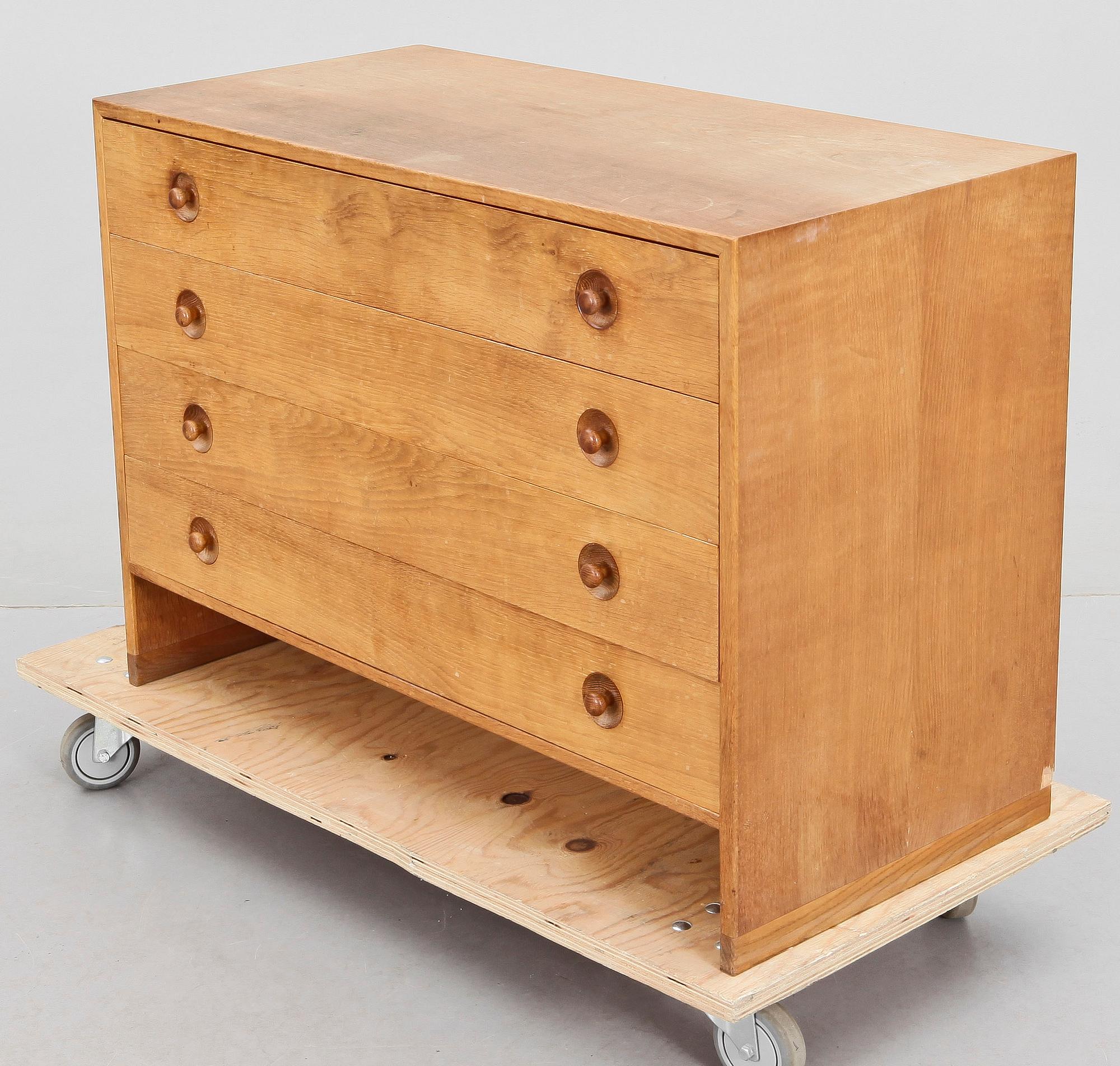 BYRÅ, Hans J Wegner, Ry Möbler, Danmark, 7 dec 1953.