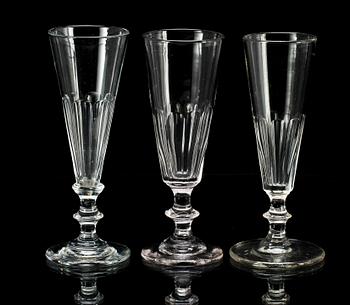 CHAMPAGNESTRUTAR, 16 st, glas, mestadels 1800-tal.