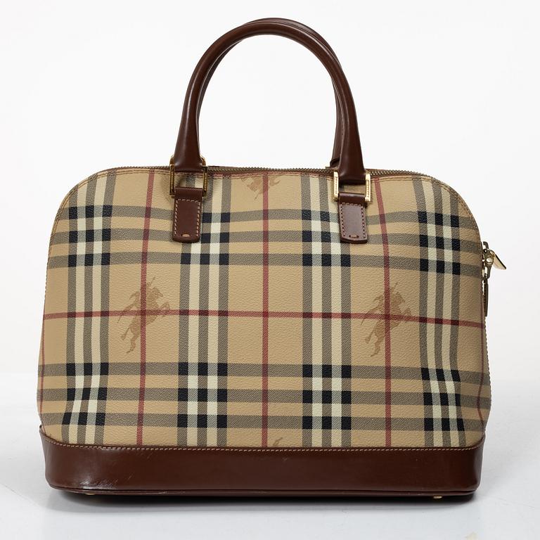 Burberry, väska samt plånbok.