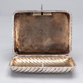 DOSA, silver, Wien, Österrike-Ungern, ca 1900. Totalvikt 326 g.