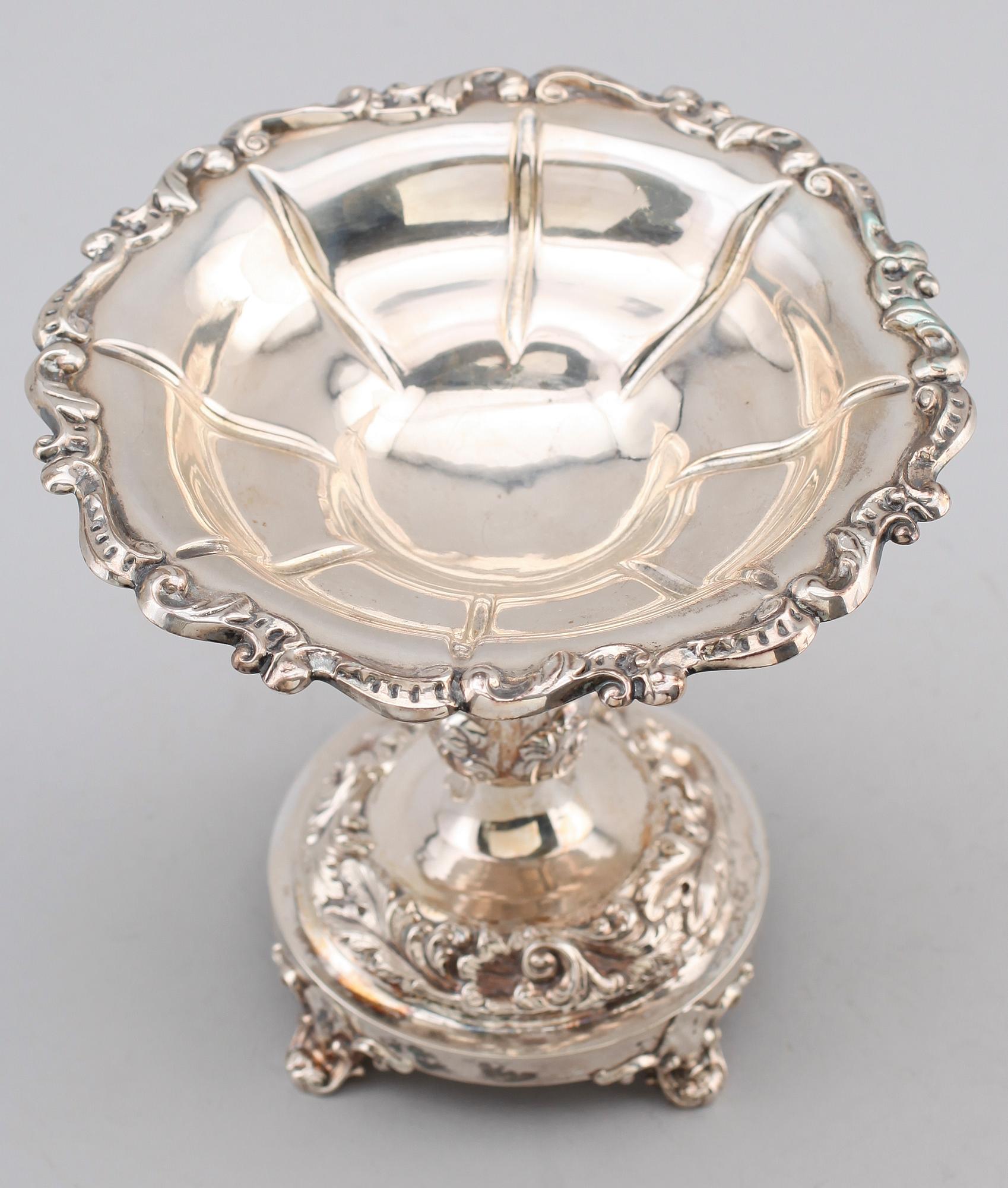 SKÅL PÅ FOT, silver, Emanuel Forssman, Växjö 1854. Vikt ca 247 gram.