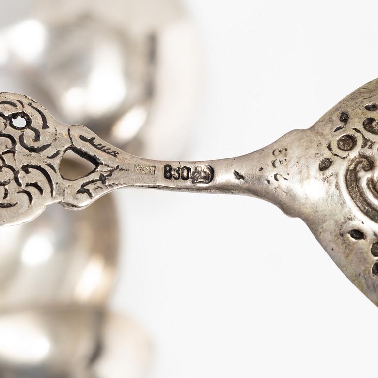 Serveringsbestick och skrammelskedar, 10 st, silver, 1800-1900-tal.