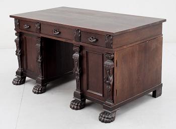 SKRIVBORD samt KARMSTOL, barockstil, 1900-talets början.