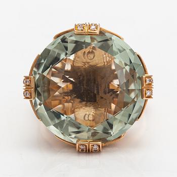 Bulgari, An 18K gold ring "Parentesi" with a green quartz and ca. 0.70 ct of brilliant cut diamonds in total.