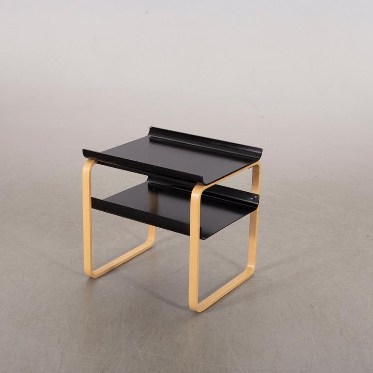 Side table model 915 for Artek, Finland, 2008. Model designed in 1932.