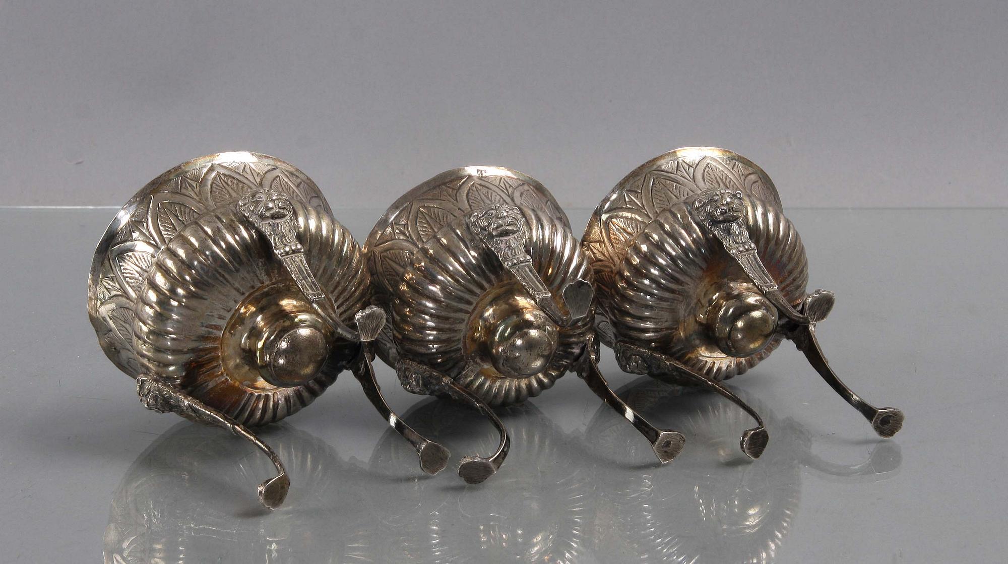 SKÅLAR PÅ BEN, 3 st, silver. Empire trol Neapel, 1700/1800-tal.