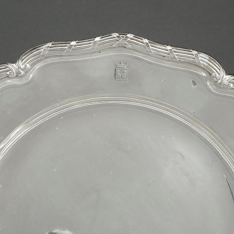 TALLRIKAR, 6 st, silver. Bl a CG Hallberg Stockholm 1905. Ca 3620 gram totalt.