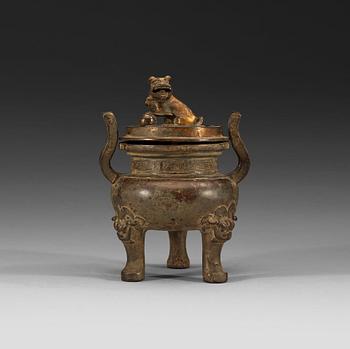 456. A bronze tripod censer with cover, late Ming or early Qing Dynasty, 17th Century.